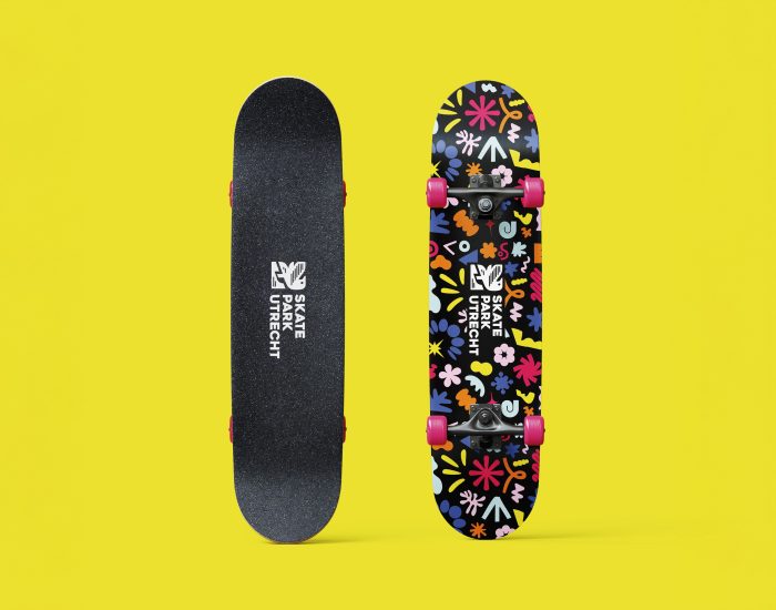 skateboard_zwart_mockup.